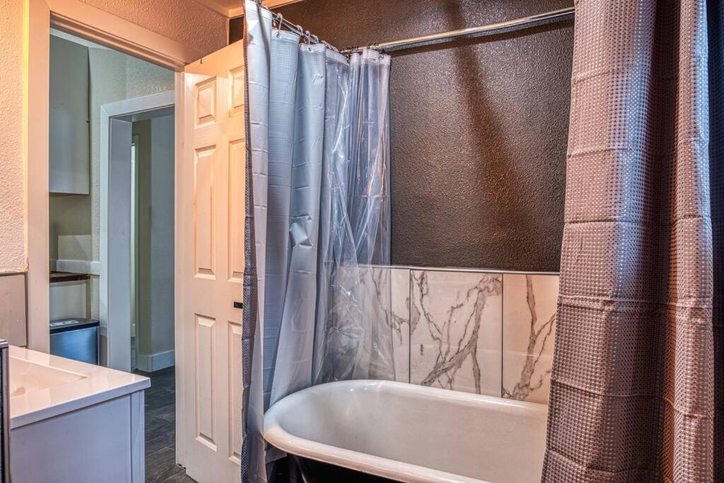 Villa 4Br Victorian Walk To Uc Davis & Shriner Med Cen Sacramento Exterior foto